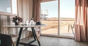 CP Plan in Hotel: Meaning, Facilities & Travel Tips